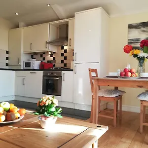 Bright, Modern 1 Bedroom Apartment, Uplands, Apartment Swansea